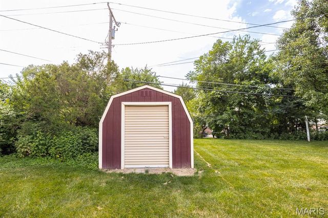 343 Park Drive, Belleville, IL 62226