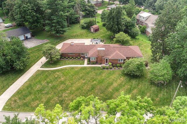 343 Park Drive, Belleville, IL 62226
