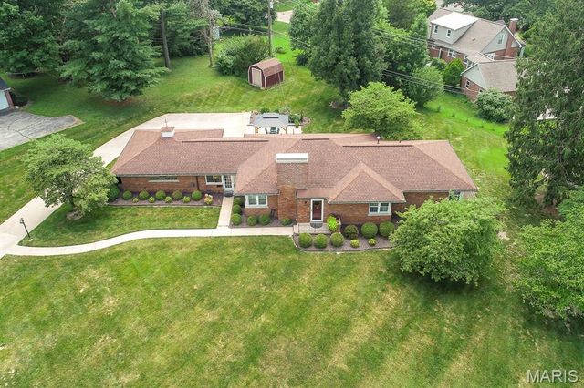 343 Park Drive, Belleville, IL 62226