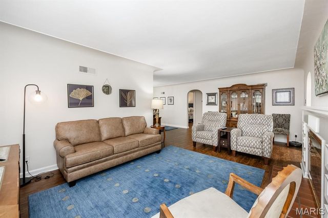 343 Park Drive, Belleville, IL 62226