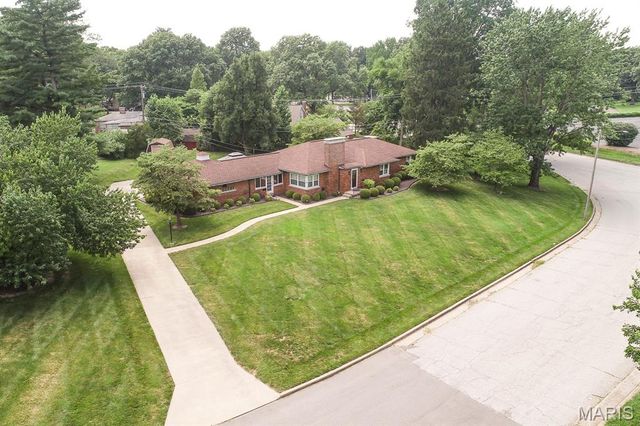 343 Park Drive, Belleville, IL 62226