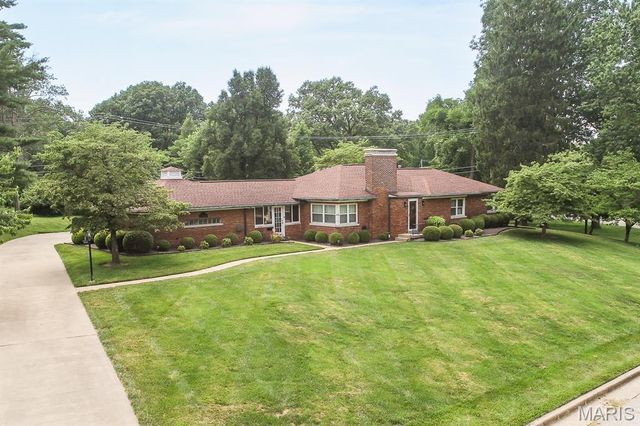 343 Park Drive, Belleville, IL 62226
