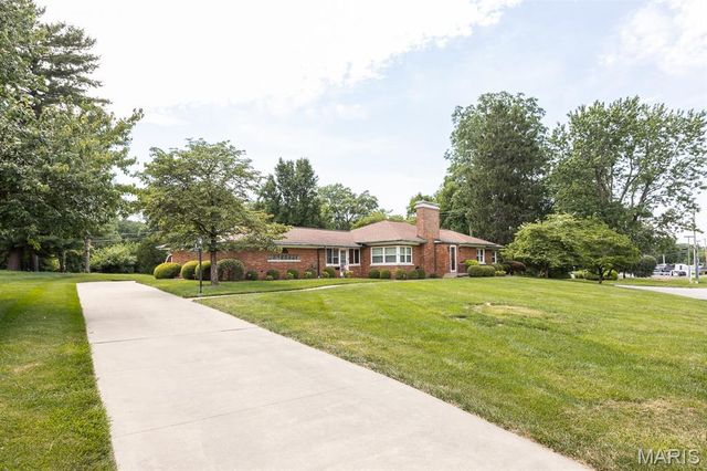343 Park Drive, Belleville, IL 62226