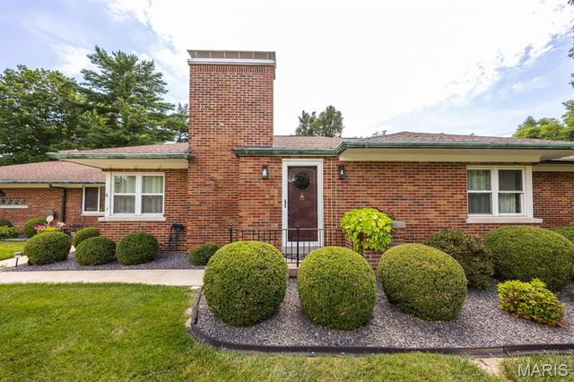 343 Park Drive, Belleville, IL 62226