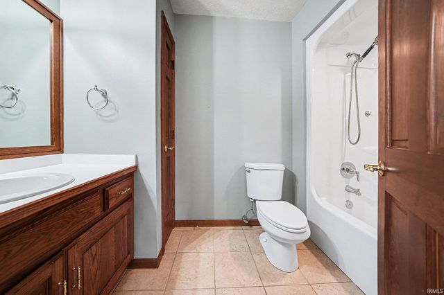 512 Autumn Court, Mishawaka, IN 46544