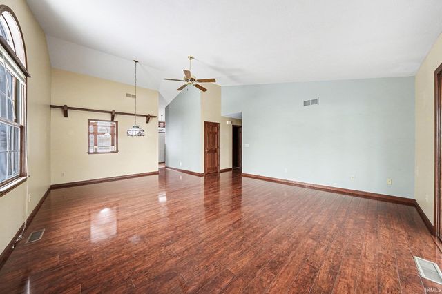 512 Autumn Court, Mishawaka, IN 46544