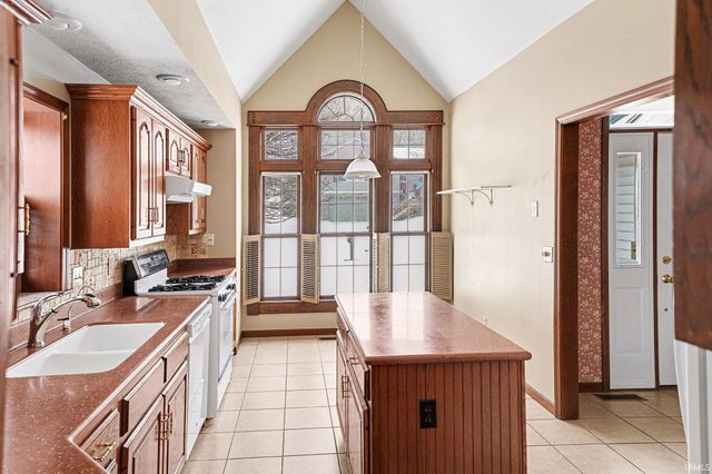 512 Autumn Court, Mishawaka, IN 46544