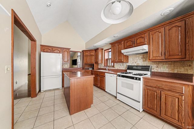 512 Autumn Court, Mishawaka, IN 46544