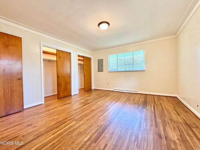 2208 Valley Brook Drive, Toledo, OH 43615