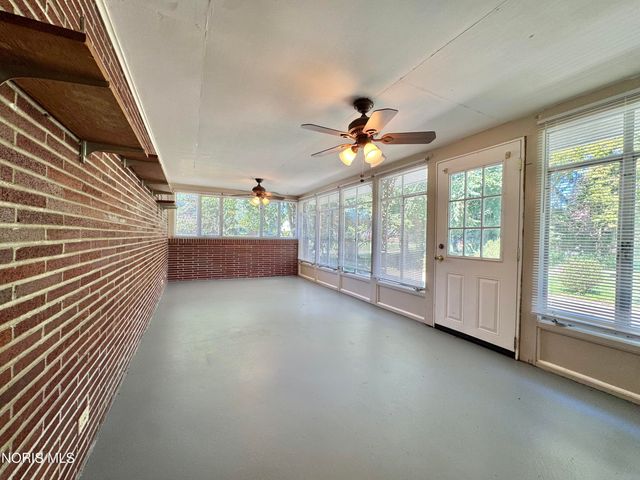 2208 Valley Brook Drive, Toledo, OH 43615
