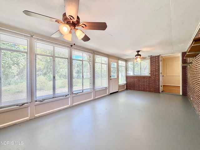 2208 Valley Brook Drive, Toledo, OH 43615