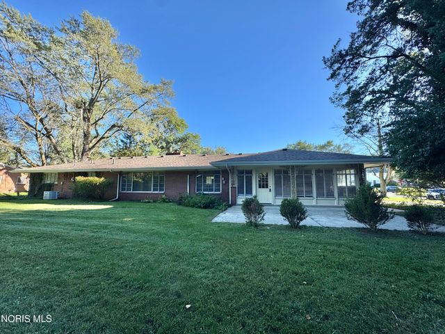 2208 Valley Brook Drive, Toledo, OH 43615