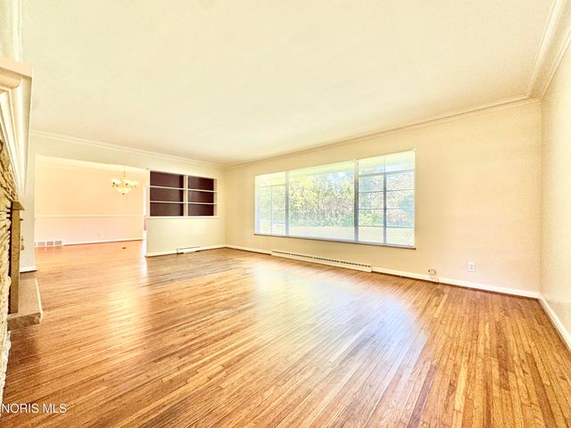 2208 Valley Brook Drive, Toledo, OH 43615