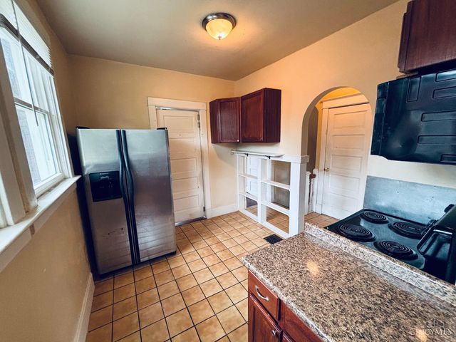 1831 W North Bend Rd, Cincinnati, OH 45223