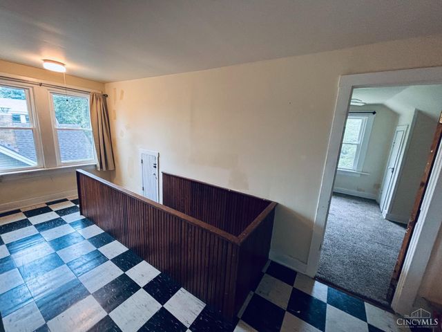 1831 W North Bend Rd, Cincinnati, OH 45223