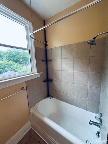 1831 W North Bend Rd, Cincinnati, OH 45223