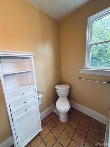 1831 W North Bend Rd, Cincinnati, OH 45223