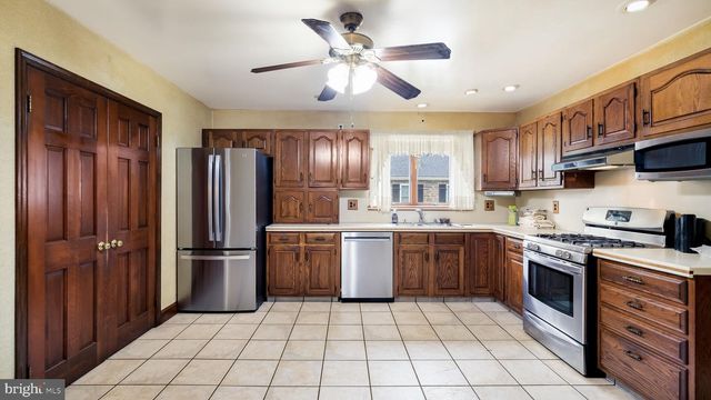 6609 N RADCLIFFE ST, Bristol, PA 19007