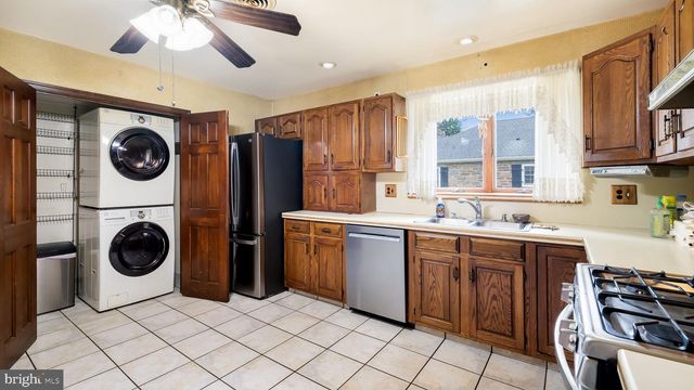 6609 N RADCLIFFE ST, Bristol, PA 19007