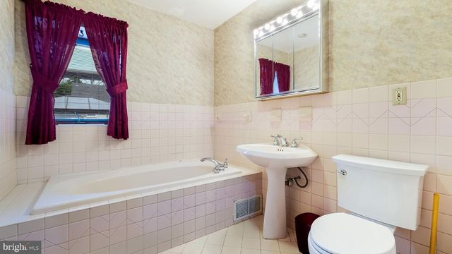 6609 N RADCLIFFE ST, Bristol, PA 19007