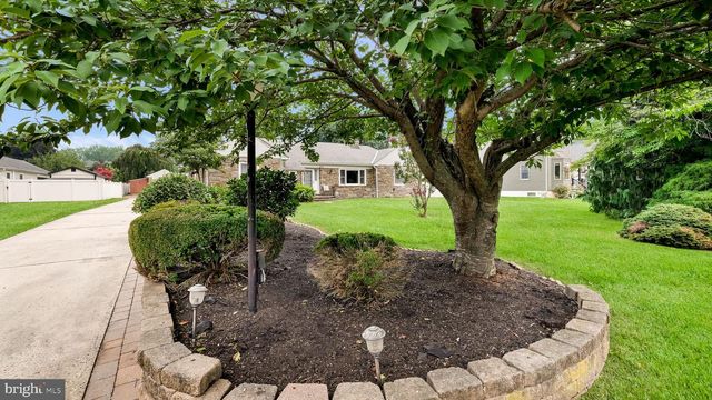 6609 N RADCLIFFE ST, Bristol, PA 19007