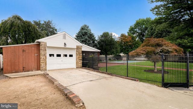6609 N RADCLIFFE ST, Bristol, PA 19007