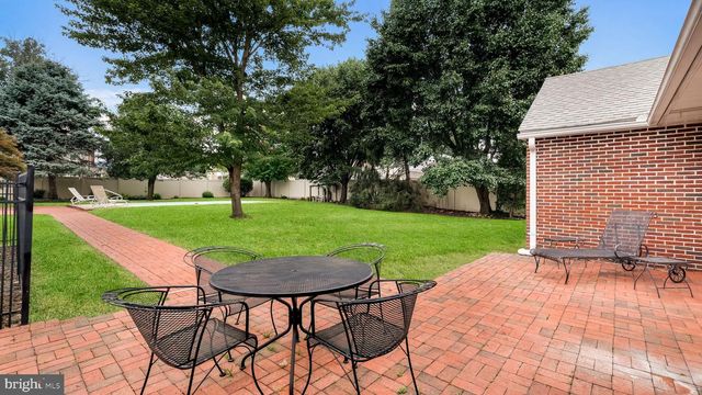 6609 N RADCLIFFE ST, Bristol, PA 19007