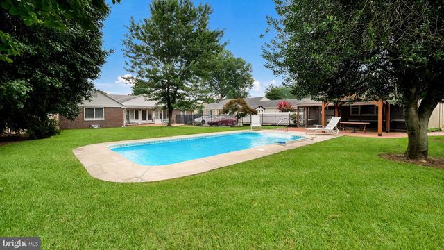 6609 N RADCLIFFE ST, Bristol, PA 19007