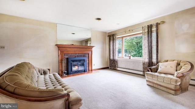 6609 N RADCLIFFE ST, Bristol, PA 19007