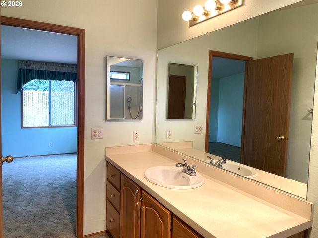 5701 Ne ST JOHNS Rd 63, Vancouver, WA 98661