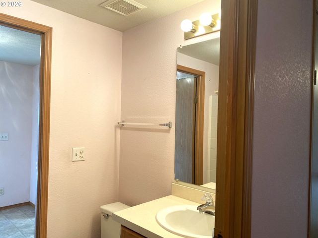 5701 Ne ST JOHNS Rd 63, Vancouver, WA 98661