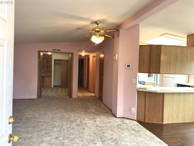 5701 Ne ST JOHNS Rd 63, Vancouver, WA 98661