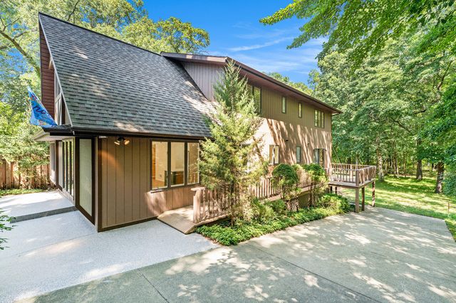23 Lake Shore County Road, Beverly Shores, IN 46301