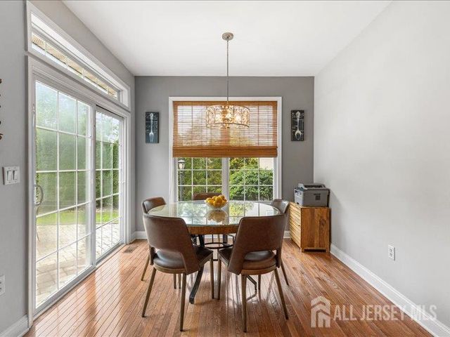 6 Huggins Lane, Manalapan, NJ 07726