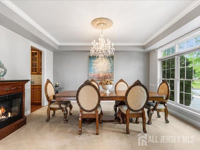 6 Huggins Lane, Manalapan, NJ 07726