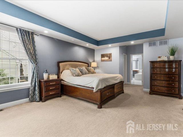 6 Huggins Lane, Manalapan, NJ 07726