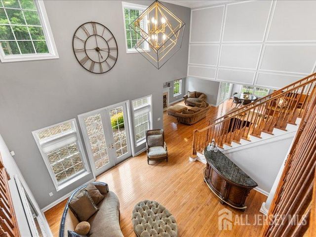 6 Huggins Lane, Manalapan, NJ 07726