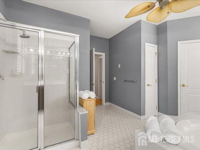 6 Huggins Lane, Manalapan, NJ 07726