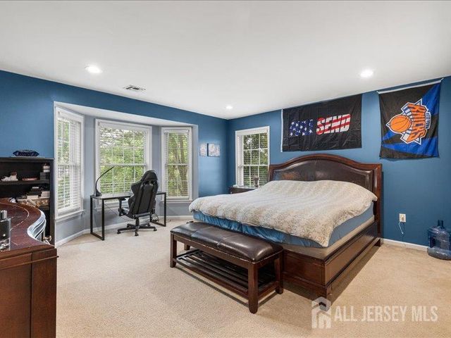 6 Huggins Lane, Manalapan, NJ 07726