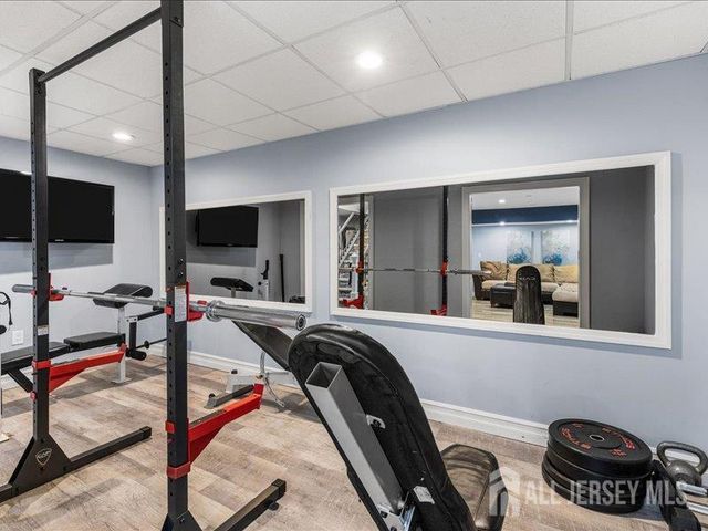 6 Huggins Lane, Manalapan, NJ 07726