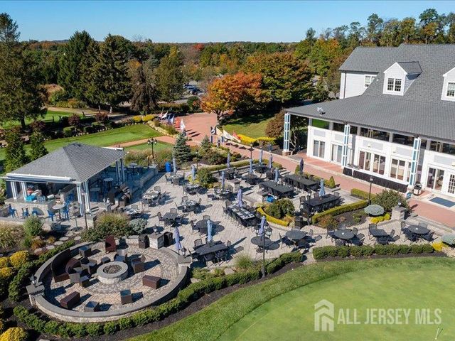 6 Huggins Lane, Manalapan, NJ 07726