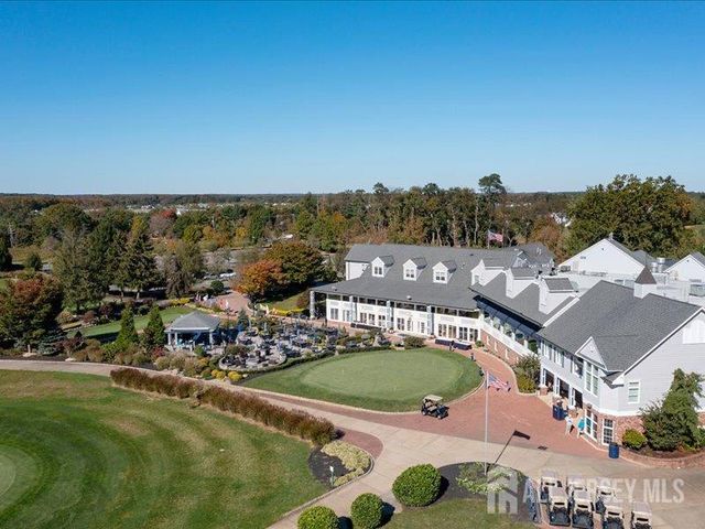 6 Huggins Lane, Manalapan, NJ 07726