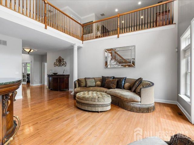 6 Huggins Lane, Manalapan, NJ 07726