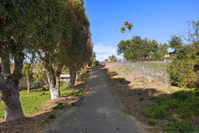 1520 VIA RANCHO PKWY, Escondido, CA 92029