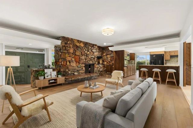 1520 VIA RANCHO PKWY, Escondido, CA 92029