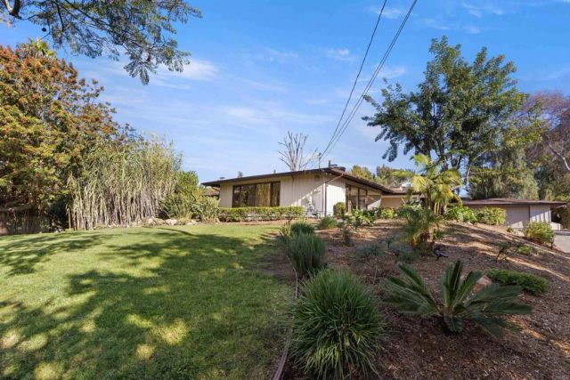 1520 VIA RANCHO PKWY, Escondido, CA 92029