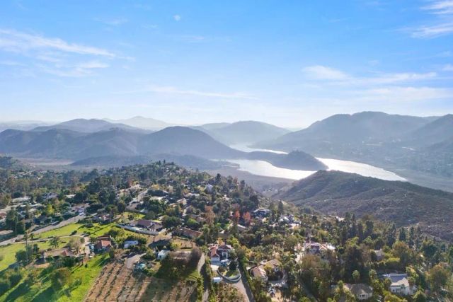 1520 VIA RANCHO PKWY, Escondido, CA 92029