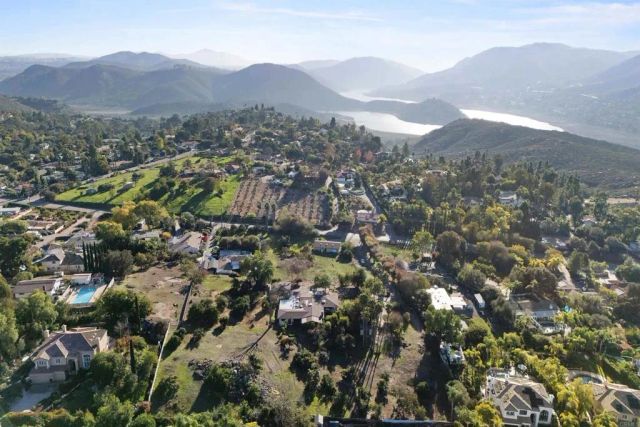 1520 VIA RANCHO PKWY, Escondido, CA 92029