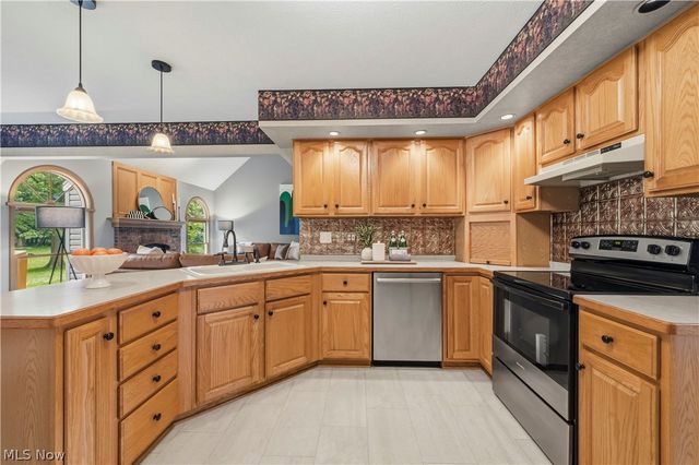 32336 Redwood Boulevard, Avon Lake, OH 44012