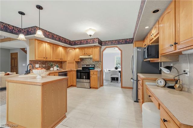 32336 Redwood Boulevard, Avon Lake, OH 44012